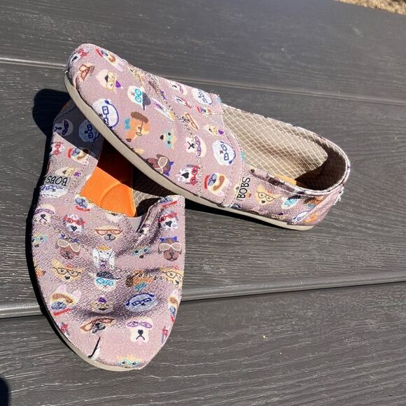 BOB’S from SKECHERS Dog Print Canvas Slip On Memory Foam Shoes Sz 7.5 - Picture 1 of 9